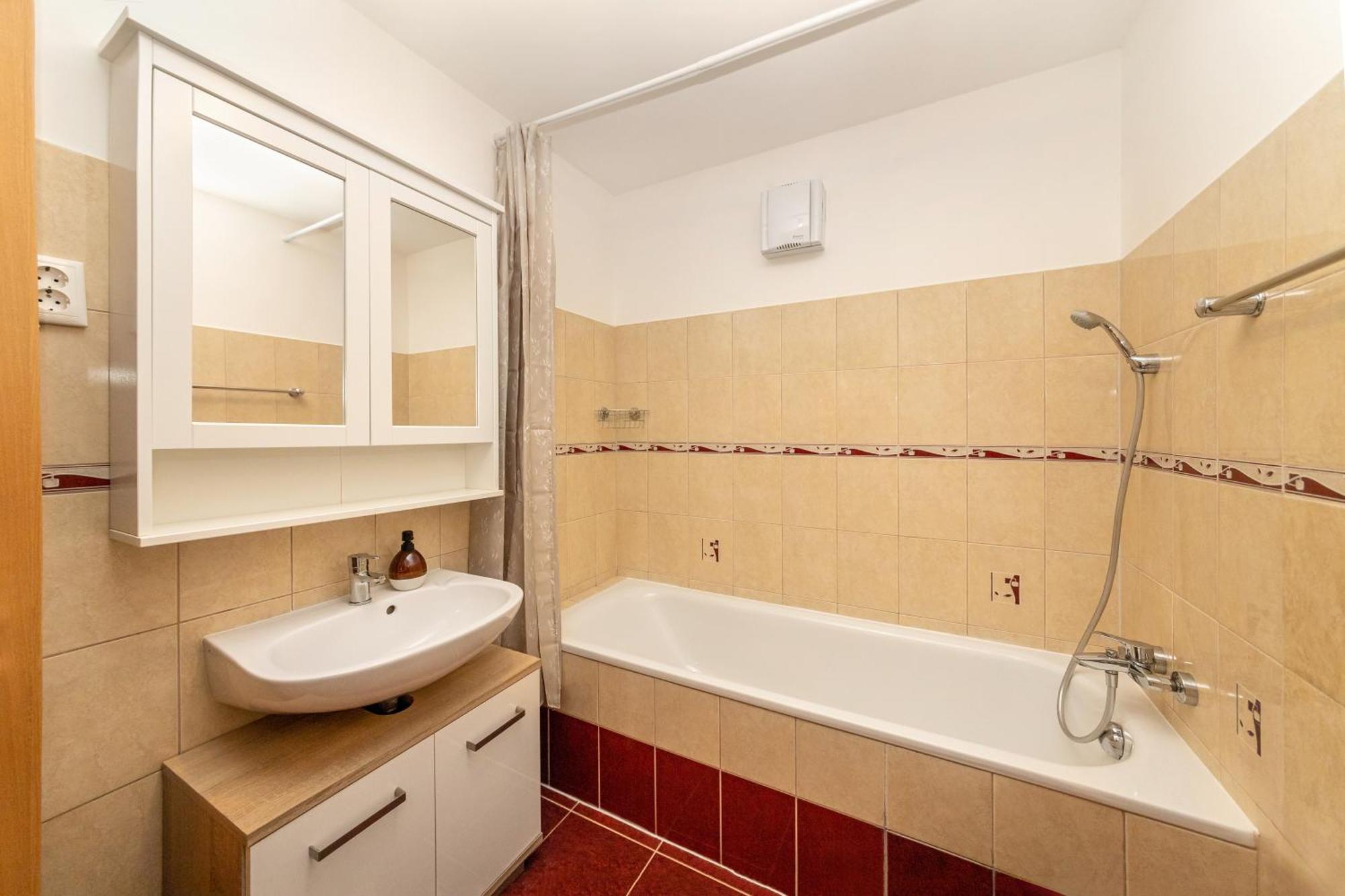 Center Budget Apartment Inside Free Parking Self Check-In Free Streaming Ac Balcony Budapest Kültér fotó